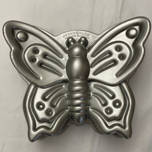 Nordic Ware Butterfly Cake Pan 9 Cup Cast Aluminum Mold Non Stick Bakeware, USA - Picture 4 of 12